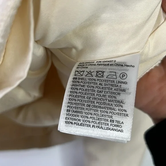 H&M NWT WOMEN’S  SHORT JACKET LONG SLEEVE  GOLD COLOR BUTTON DETAIL  SZ M - Picture 6 of 6